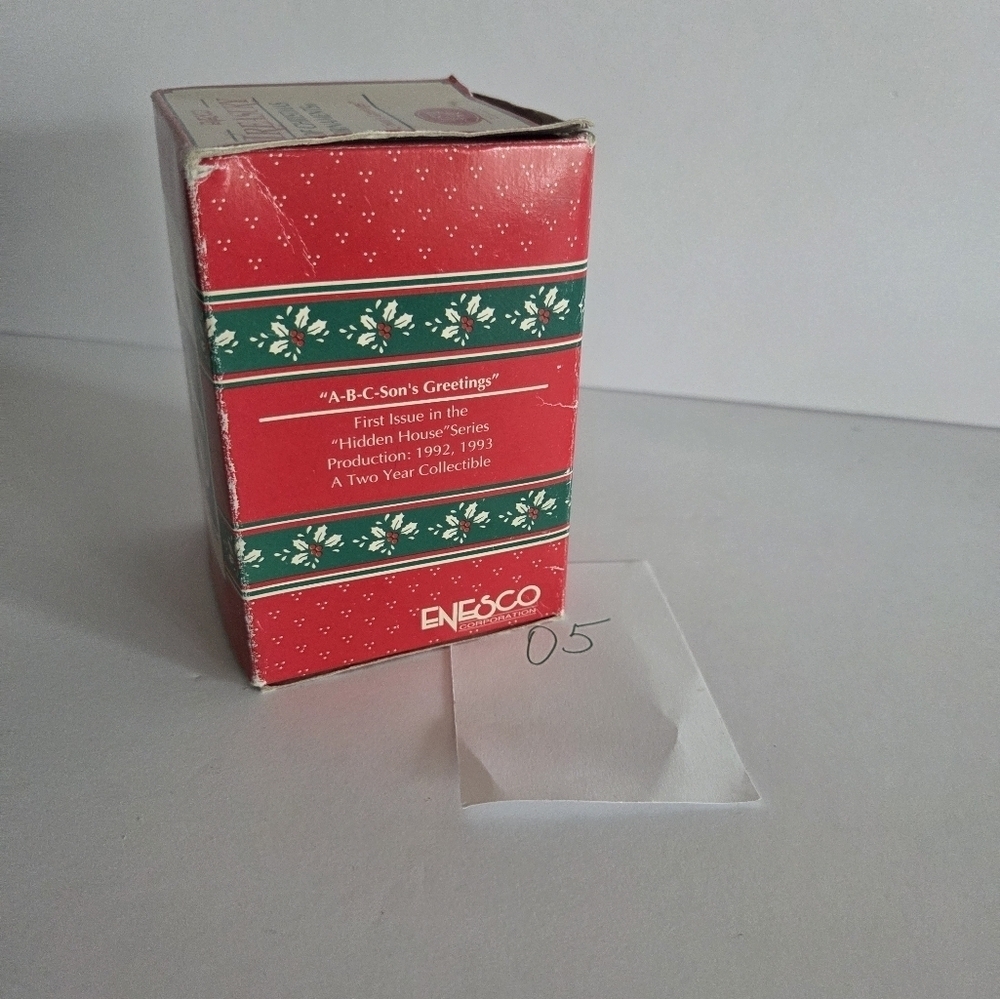 Enesco Red Apple House Ornament With Figures inside - Picture 7 of 7